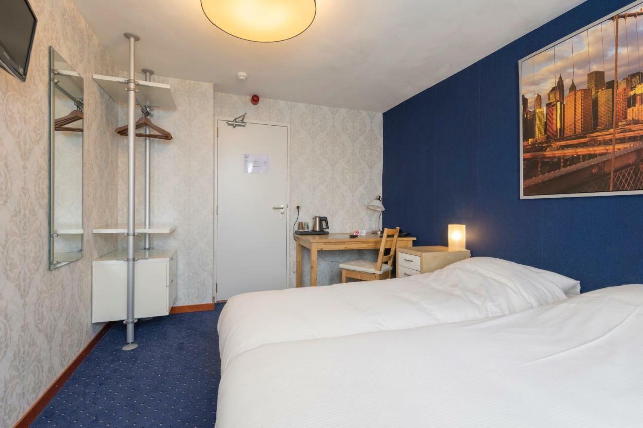 De Waag Hotel Makkum Bagian luar foto
